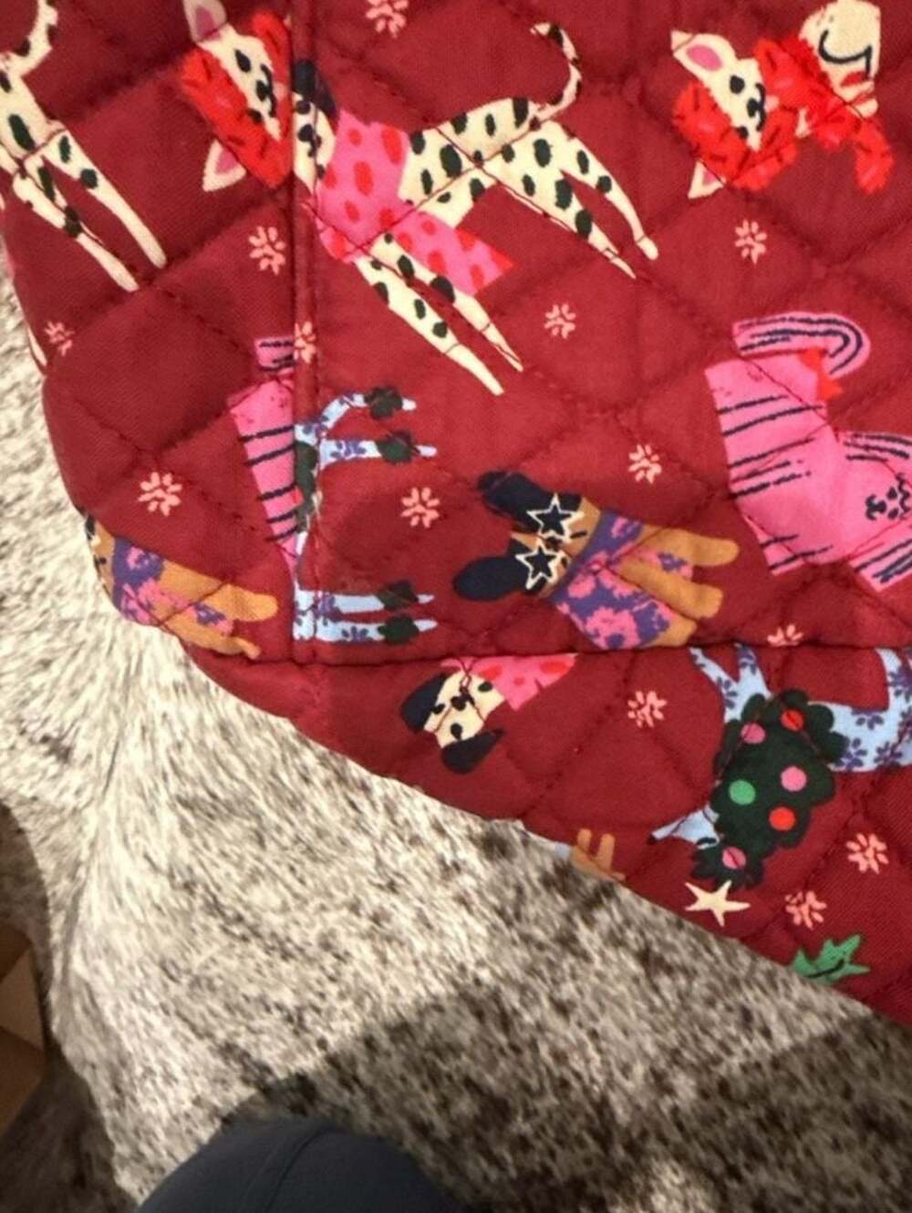 Vera Bradley Grand Tote Holiday Hounds Christmas Dogs Quilted Bag - Picture 10 of 14